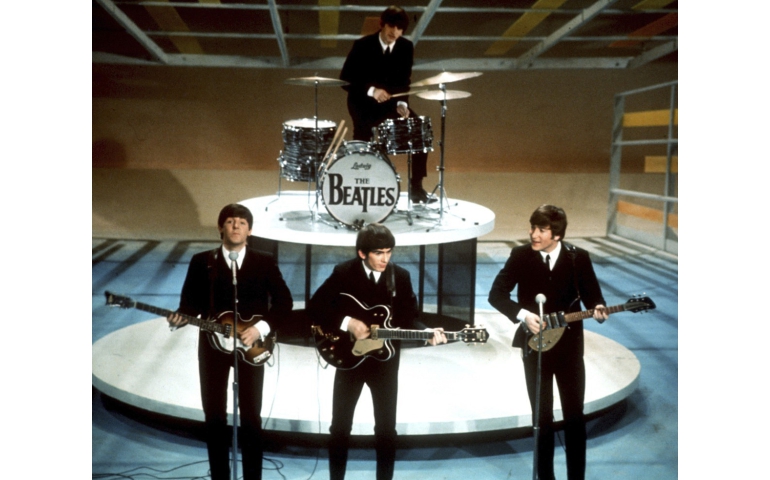 "The Beatles"-ийн хиймэл оюун ухаанаар бүтээсэн шинэ дуу мэндэллээ