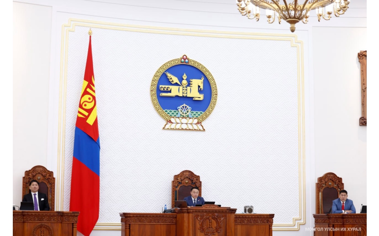 Улсын Их Хурлын гишүүд тангаргаа өргөлөө