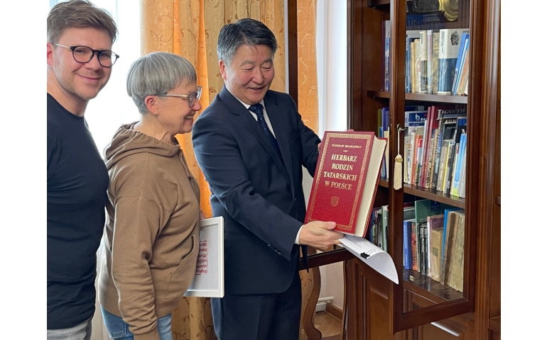 Польшийн татарууд уламжлалт баярынхаа үеэр Монголын соёлыг сурталчилна