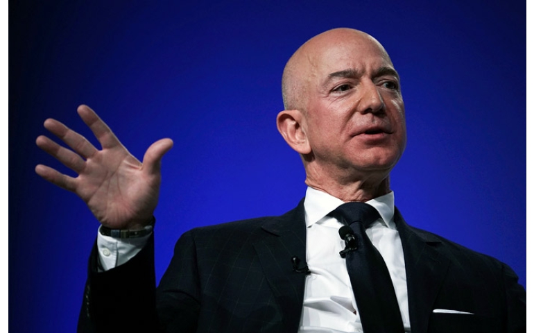Жефф Безос "Amazon" компанийнхаа хоёр тэрбум гаруй долларын хувьцааг худалдав