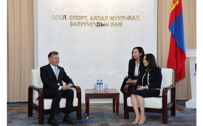 К.Илюмжинов Монголд шатрын сургууль байгуулна